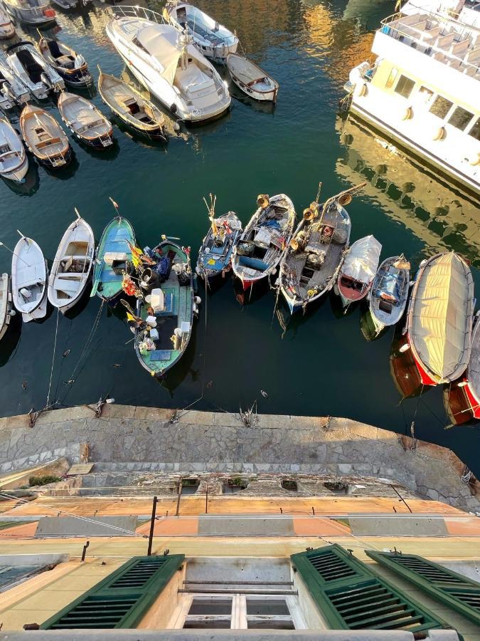 Da Un'antica Dimora Di Pescatori Sul Porticciolo Camogli